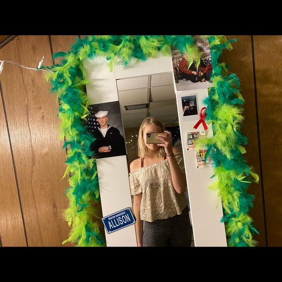 cute off the shoulder shirt - Picture 1 of 1